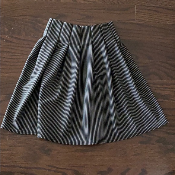 pleated striped mini skirt - Picture 7 of 7